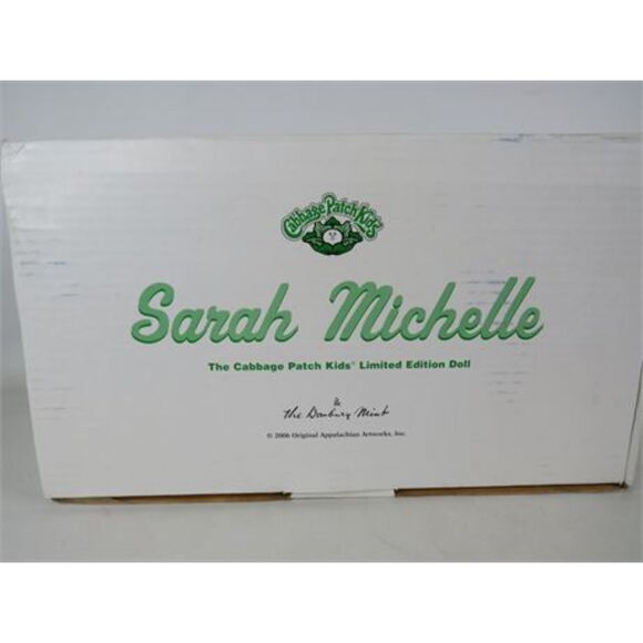 The Danbury Mint Sarah Michelle Porcelain Cabbage Patch Doll 2006 - Picture 3 of 8
